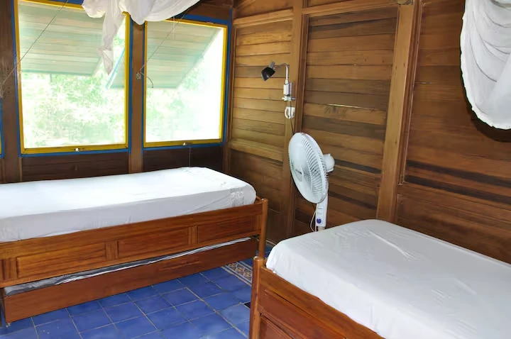 Twin bedroom